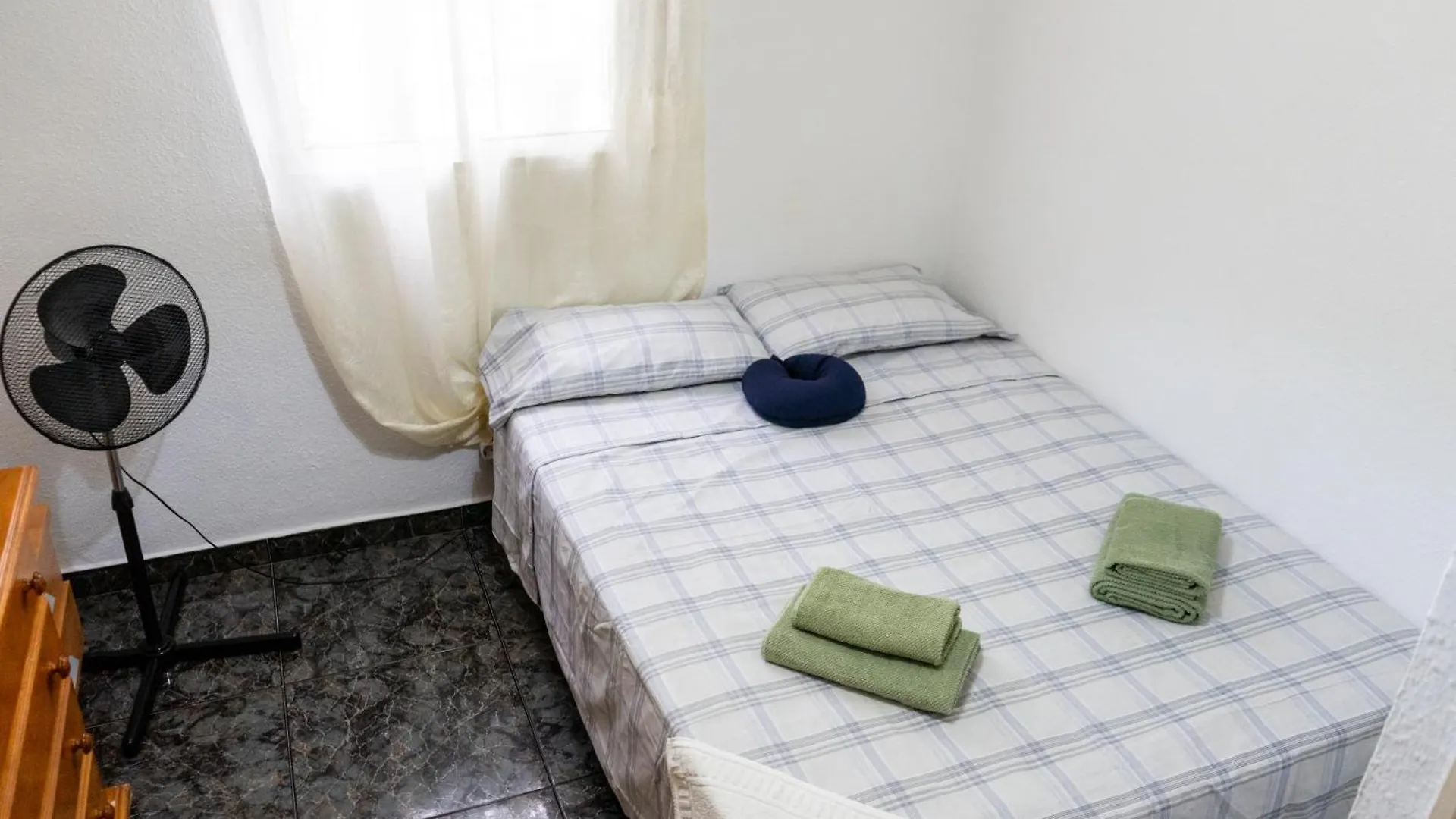 Economicmalagarooms Homestay Malaga