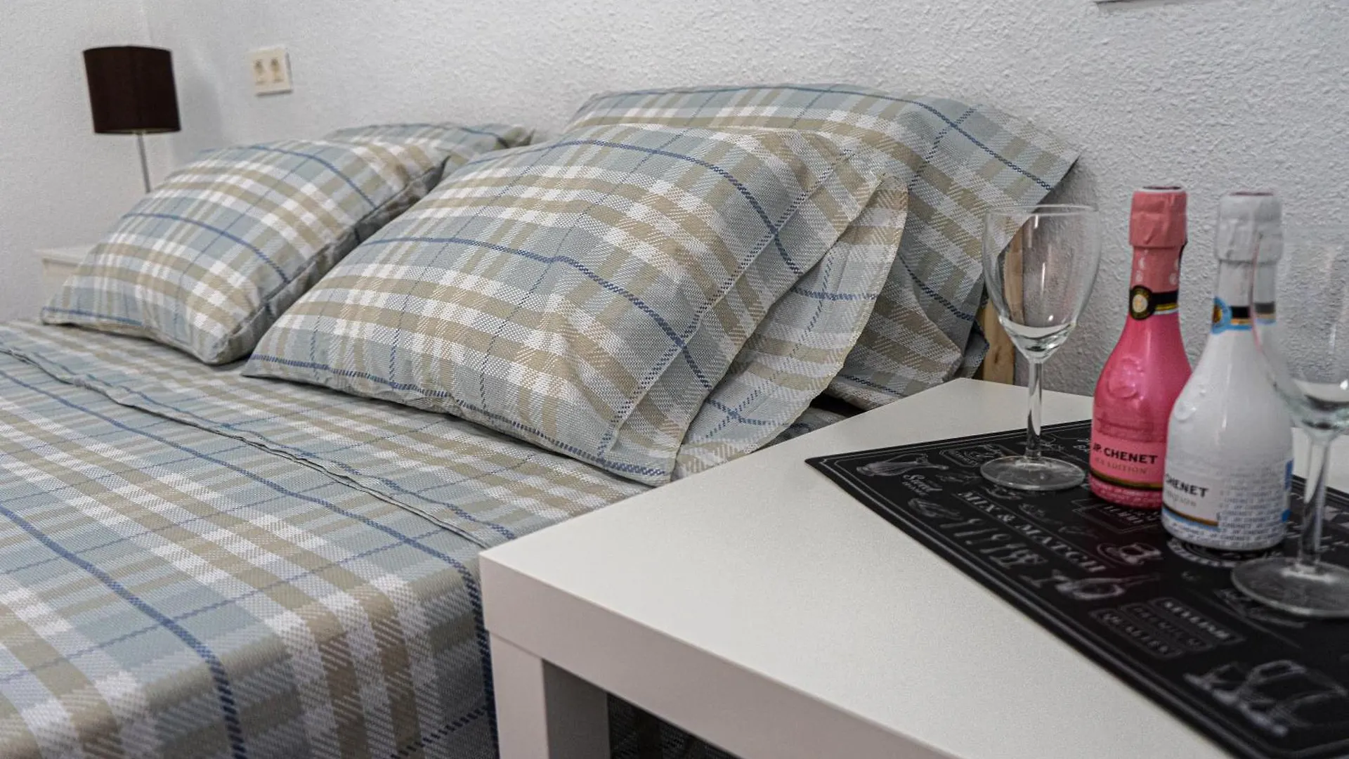 Economicmalagarooms Homestay Malaga
